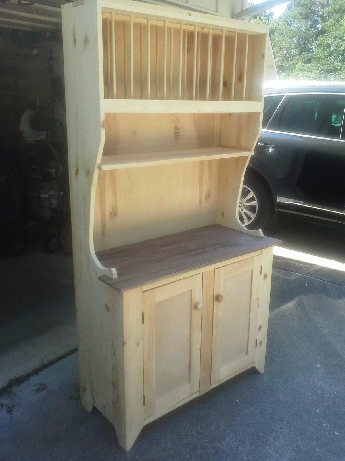 Randy's Country Hutch from Fine Woodworking Magazine