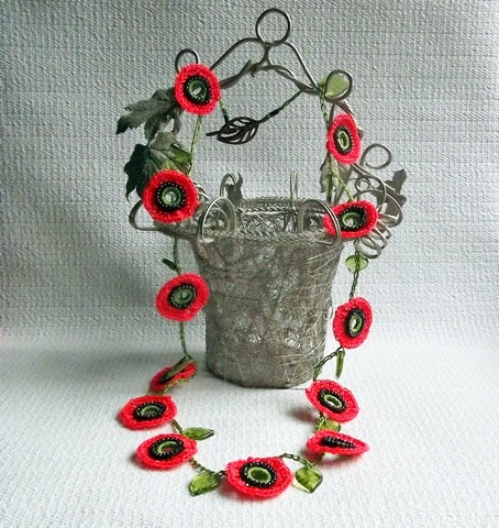 [contemporary%2520poppies%2520necklace%25204%255B4%255D.jpg]