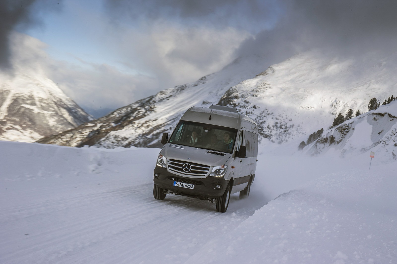 [Mercedes-Benz-Sprinter-4x4-45%255B2%255D.jpg]
