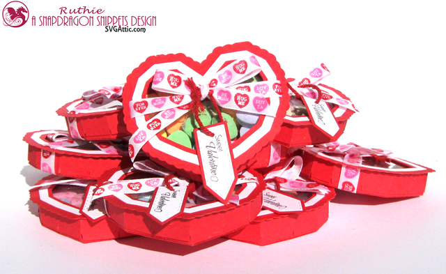 Heart see-thru lid box - SnapDragon Snippents - Caja en forma de corazon - Ruthie Lopez. 4