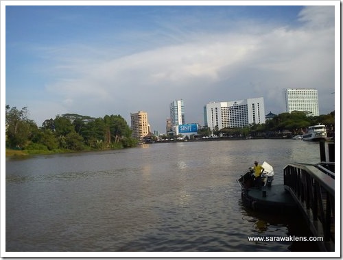 kuching_waterfront_sampan_ride_1
