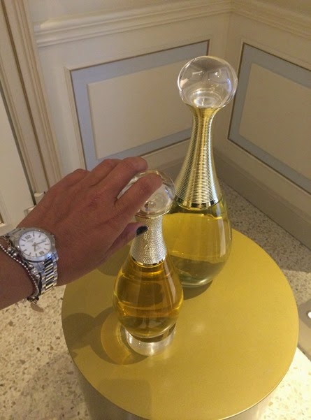 Dior-J'adore -The-future-is-gold-fashion-blogger