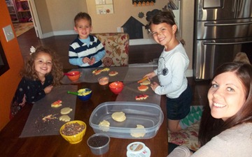 sam.kids with sugar cookies (1 of 1)