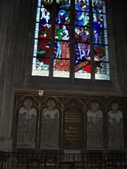 2011.10.16-005 vitraux dans la cathédrale Sainte-Croix