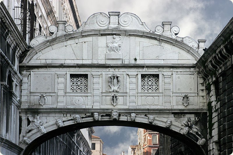 Venice_-_The_Bridge_of_Sighs