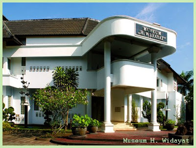 Museum H.Widayat (musium seni rupa Indonesia) museum h widayat