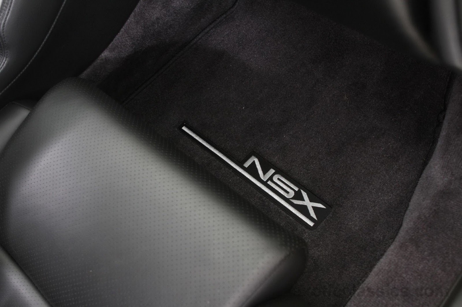 [1991-Acura-NSX-32%255B2%255D.jpg]