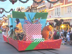 Disney trip movers shakers parade Balou Bear