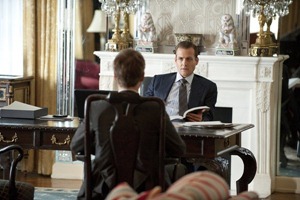 Suits Screen 03