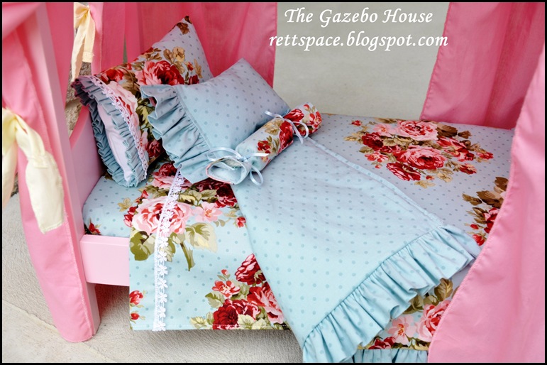 AG doll sheets, pillows & quilt 003