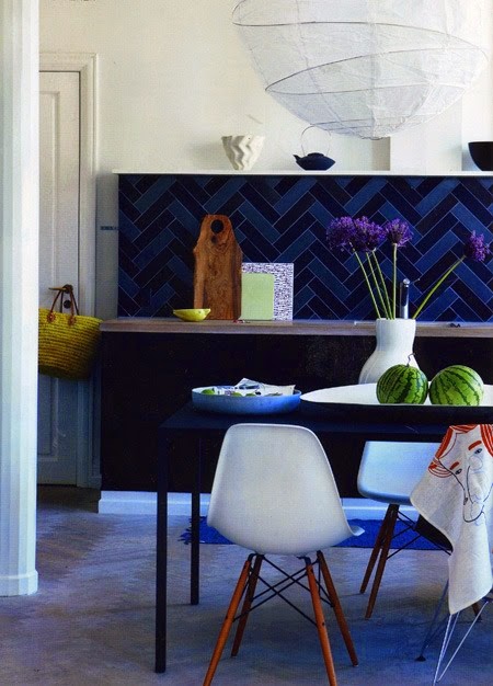 [dark-blue-kitchen5.jpg]