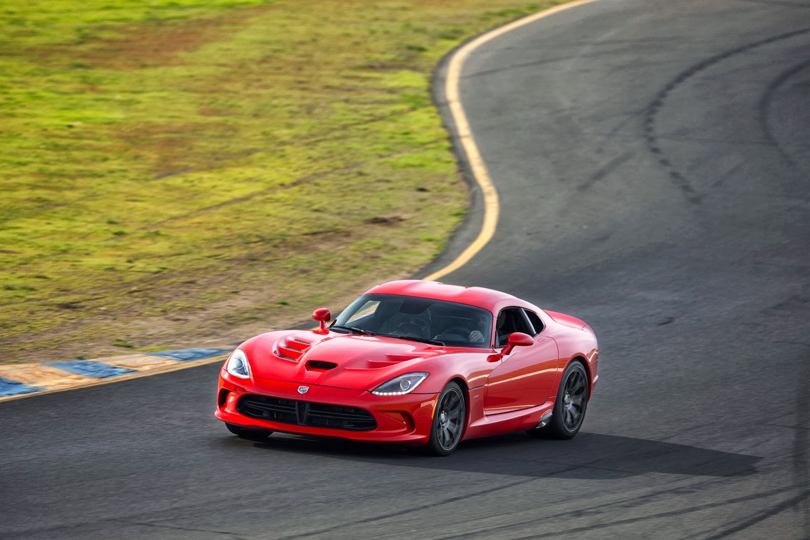 [2014-SRT-Viper-5%255B2%255D.jpg]