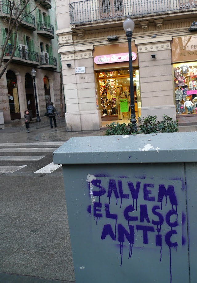 lila Mujer joven Gemidos Salvem el casc antic de Sant Andreu!": Els veïns demanen que es protegeixi  íntegrament el nucli històric - Blog de Guillem Carbonell