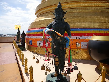 Gratis Bangkok: Pe muntele de aur