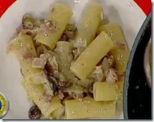 Rigatoni alla gricia con funghi pioppini