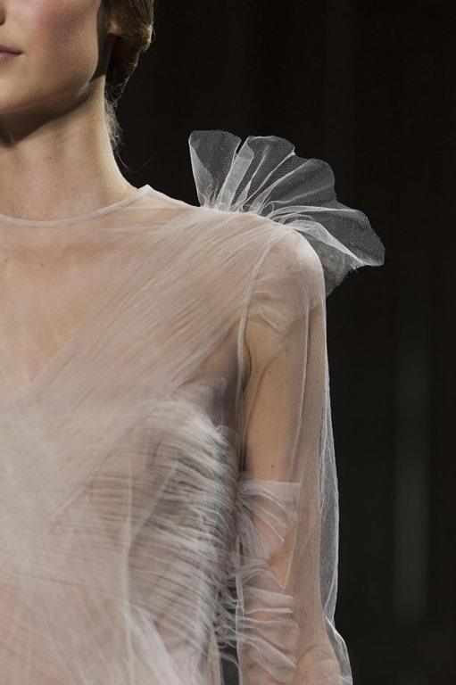 [valentino-details-haute-couture-spri.jpg]