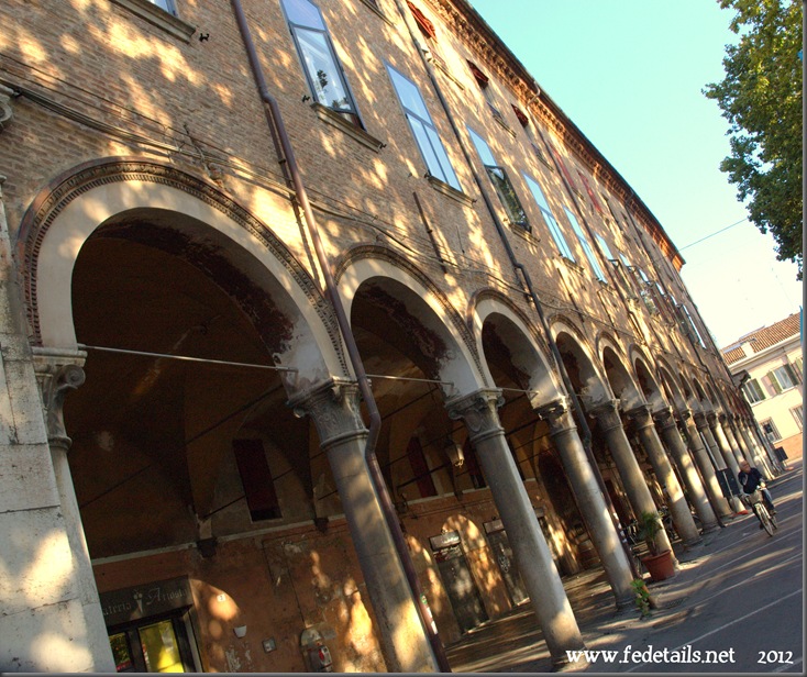 Palazzo Strozzi - Bevilacqua ( portici 2 ), Ferrara, Emilia Romagna, italia - Palazzo Strozzi - Bevilacqua ( arcades 2 ), Ferrara, Emilia Romagna, Italy - Property and Copyrights of www.fedetails.net