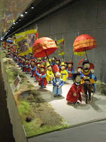 Seoul: Korean culture museum, paper figures...