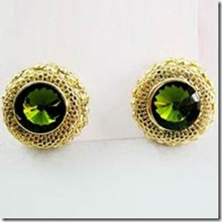 earring with green studs