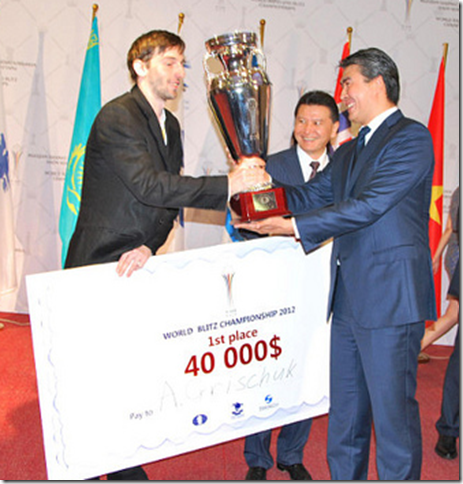 Alexander Grischuk receiving his prize