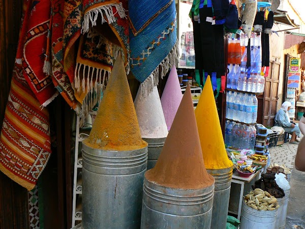 Imagini Marrakech: mirodenii in bazar 