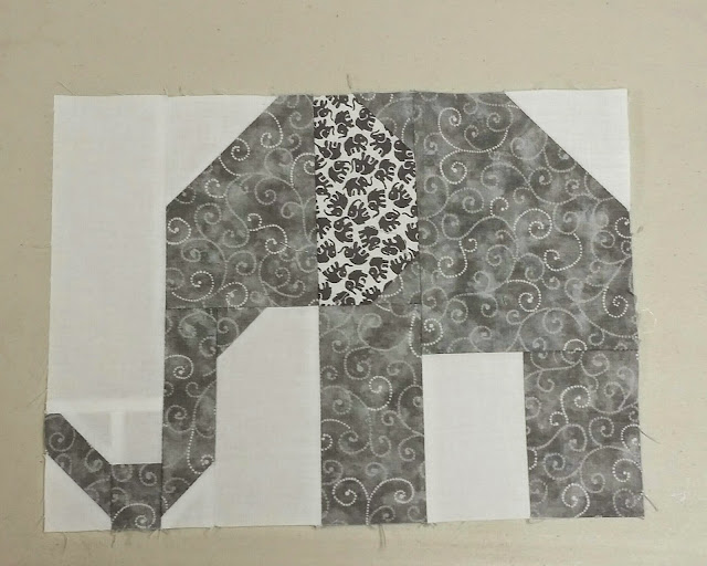 http://aquiltingchick.blogspot.com/2015/02/elephant-parade-mama-elephants.html