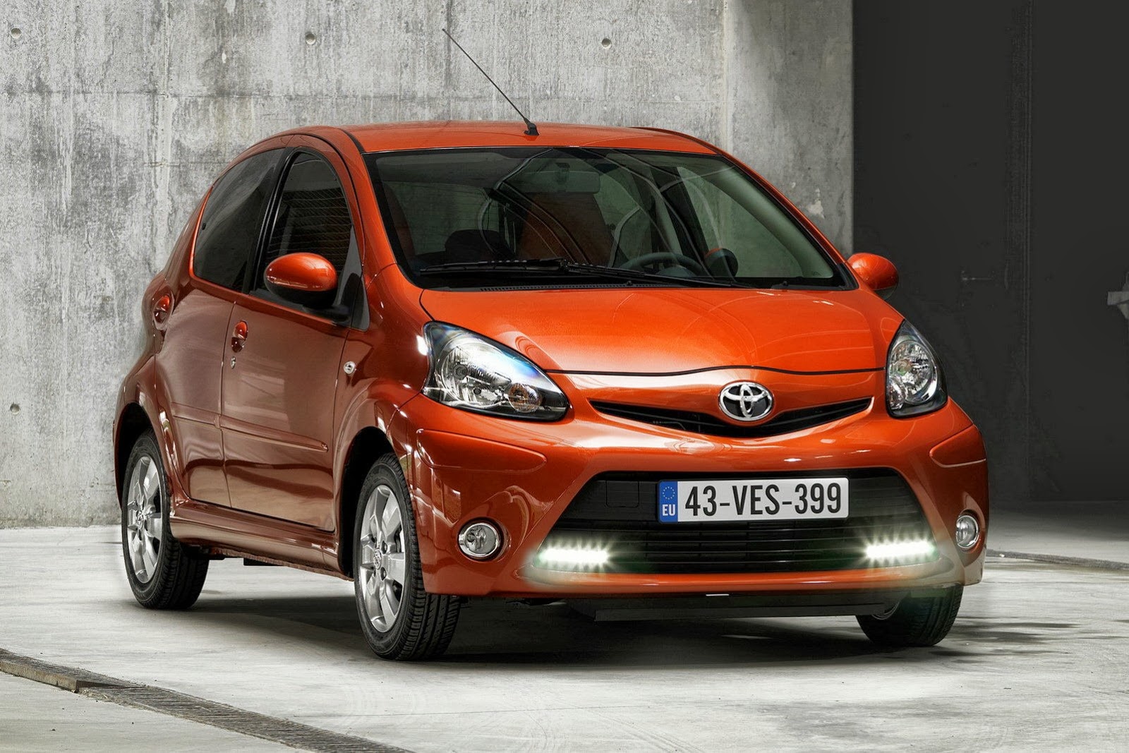 [2012-Toyota-Aygo-2%255B2%255D.jpg]