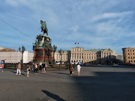 Obiective turistice St. Petersburg: Statuia tarului Nicolae I