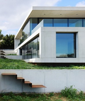 Fachada minimalista fachada-minimalista-casa-en-costa-d’en-blanes-sct-estudio-de-arquitectura