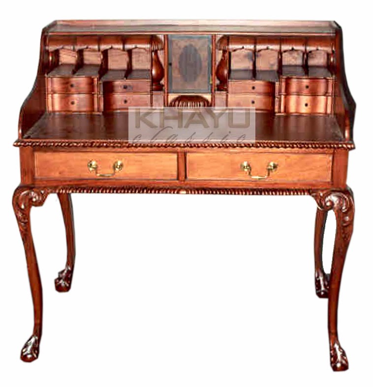 Sheraton Style Furniture table