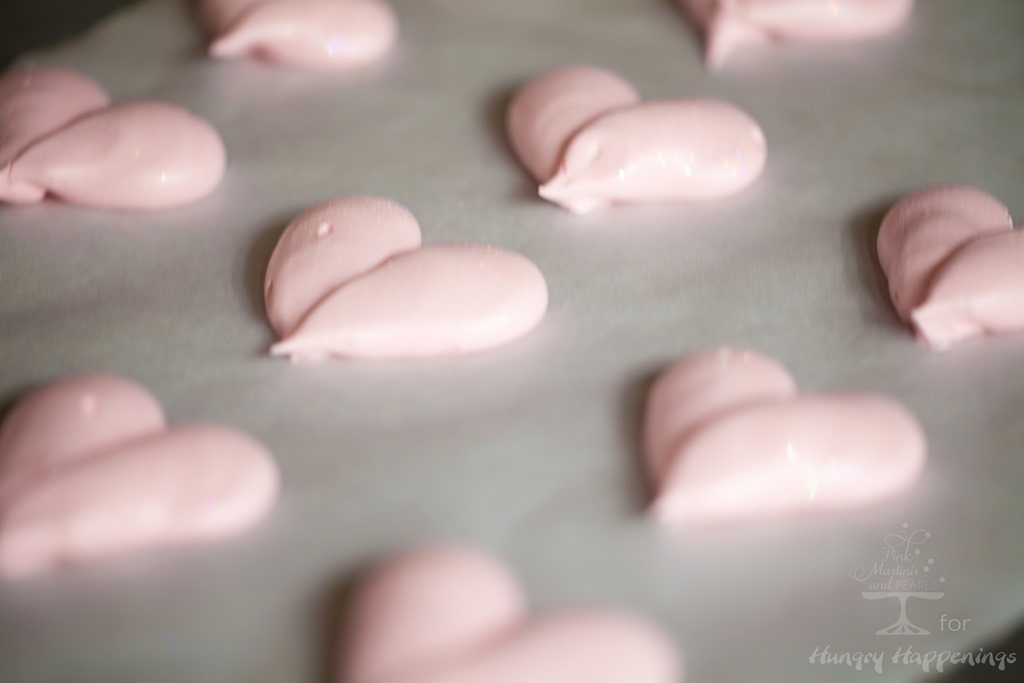 [Meringue%2520Hearts%2520Pops%2520HH%2520piping%255B5%255D.jpg]