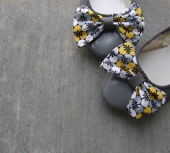 15 AMAZING and easy Shoe Makeovers... the36thavenue.com