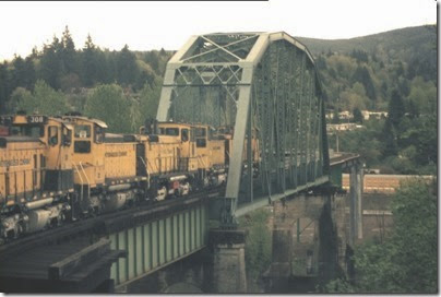 56154116-17 Weyerhaeuser Woods Railroad (WTCX) Cowlitz River Bridge at Kelso, Washington on May 17, 2005