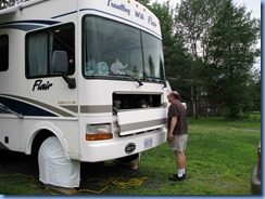 6890 Sleepy Cedars Campground Greely Ottawa - rain ends & Bill starts to get motorhome ready for trip home