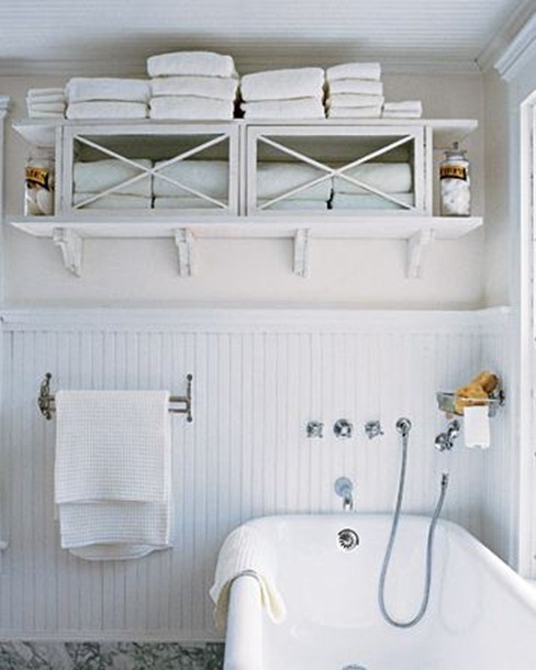 A Hanging Towel Cupboard for the Bathroom - HOMEAHOLIC