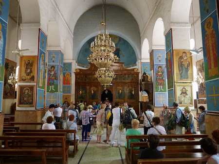 Obiective turistice Iordania: interior biserica Sf. Gheorghe Madaba
