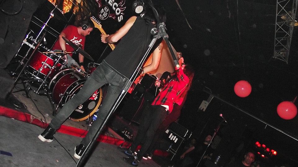 [11608_4280044773169_1458614329_n%255B3%255D.jpg]