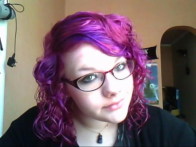 Holly S Blarg Dye Your Hair Purple With Schwarzkopf Live Color