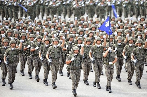 В Южной Кореи прошел масштабный военный парад