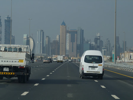 Dubai modern: la drum spre safari