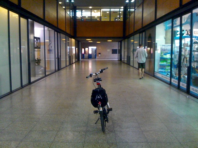 Estacionamento para bicicletas na Loja do Cidadão