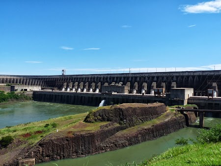 Cascada Iguazu: Barajul Itaipu