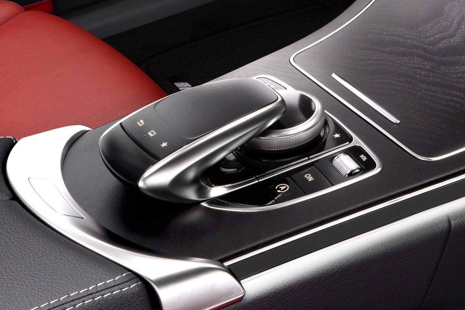 [2015-Mercedes-C-Class-Interior-3%255B2%255D.jpg]