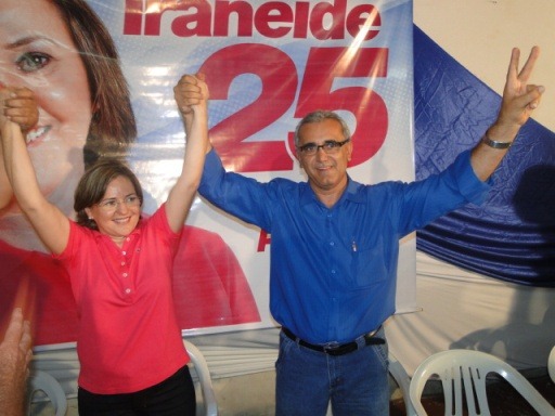[IRANEIDE%2520E%2520%2520MACEDO%2520EM%2520CONVEN%25C3%2587%25C3%2583O%255B3%255D.jpg]