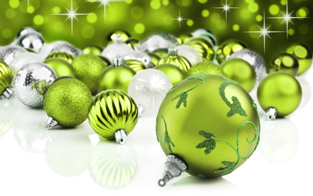 [New_Year_2011_Green_Christmas_balls_025883_%255B3%255D.jpg]