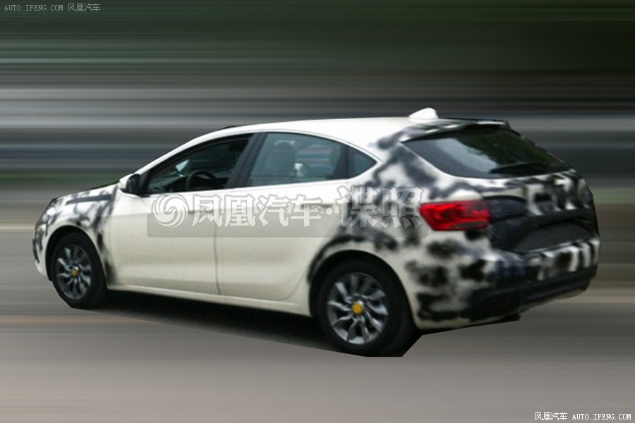 [Fiat-Viaggio-Hatch-9%255B4%255D.jpg]