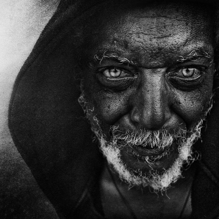 https://lh3.ggpht.com/-djETXIh7Nh4/UgnMdyUWjbI/AAAAAAAAEOo/wy9LcD9dFhg/s1600/portraits-of-homeless-lee-jeffries_2.jpg