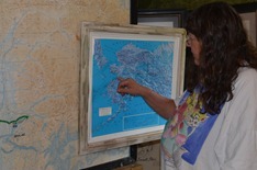 got a picture of the talking lady when she didn't notice. Here she is showing us the Iditarod Trail on a 3d map