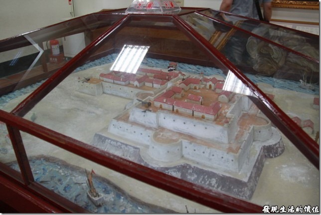 《安平古堡文物陳列館》內展示的舊熱蘭遮城的模型。