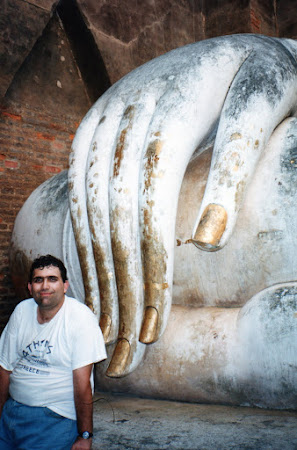 Imagini Sukhothai: degete Buddha